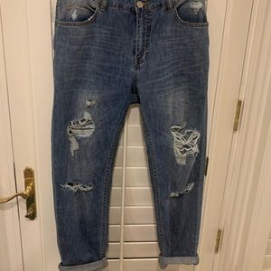 Billabong boyfriend jeans size 28.